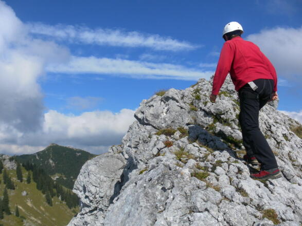 letzte Gipfelschrofen
