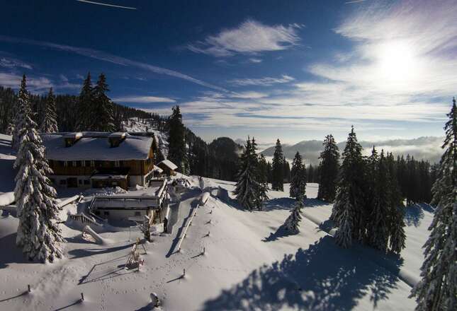 die Hütte ist ab 1. Oktober geschlossen. Der Winterraum ist 2020/2021 nicht für touristische Zwecke zugänglich!!