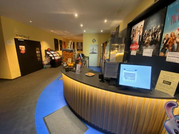 kino-am-tegernsee-kreuth-weissach-innenansicht