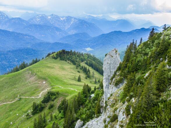 die Roßsteinnadel zeigt von der Tegernseer Hütte leider nicht wie schlank sie ist