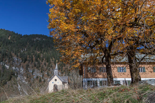 Kapelle und Forsthaus in Vorderriß