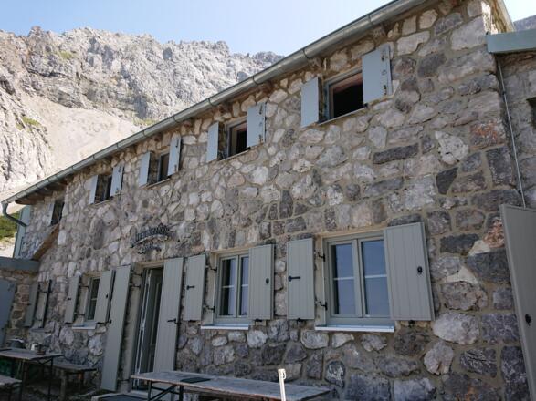 Die urige Dammkarhütte 