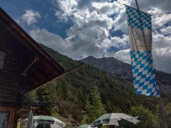 Sonnenterasse der Brunnsteinhütte