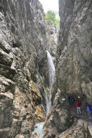 Einer von unzähligen Wasserfällen