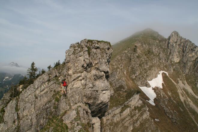 Der Kamm nach der Klammspitze ist erlebnisreich, gleichzeitig stellt er aber auch eine alpine Anforderung an den Wanderer.