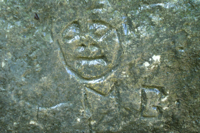 Grottenweg Oberammergau, Felsritzungen