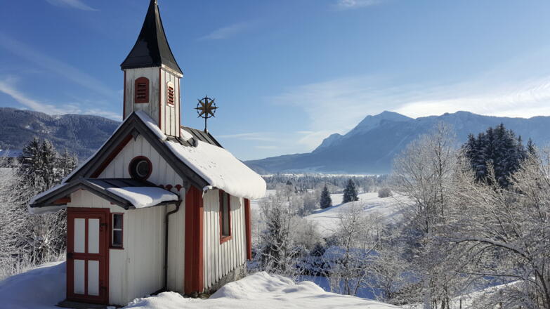 Antoniuskapelle im Winter in Inzell