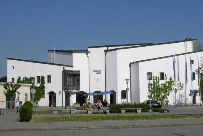 Die Salzachhalle in Laufen