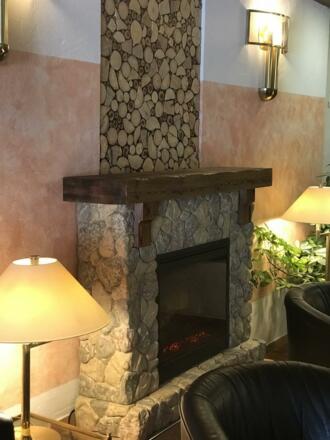 Kamin Lobby