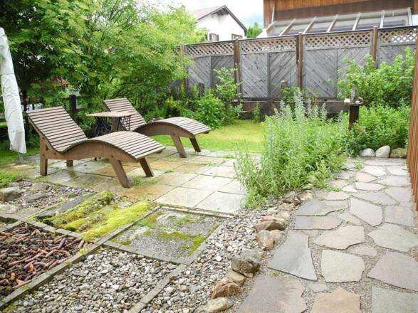 Liegen und Barfusspfad