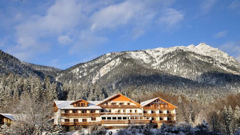 Romantik Alpenhotel Ansicht im Winter