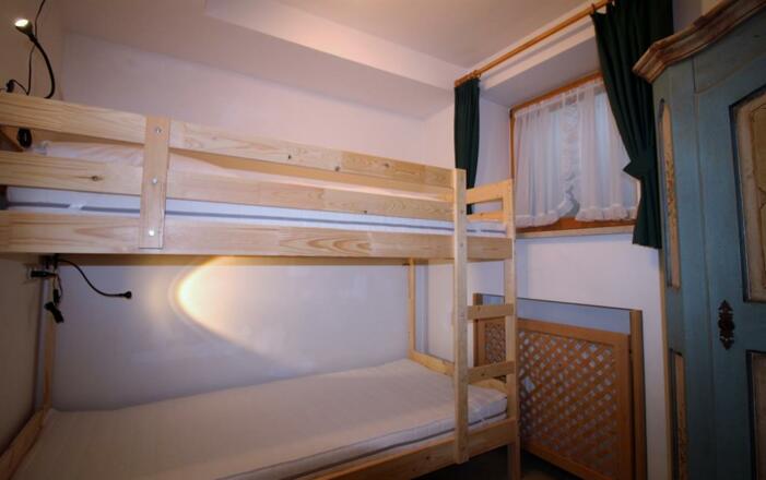 Stockbett im kleinen Schlafzimmer