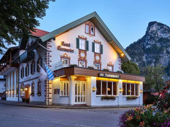 Hotel Turmwirt bei Dämmerung