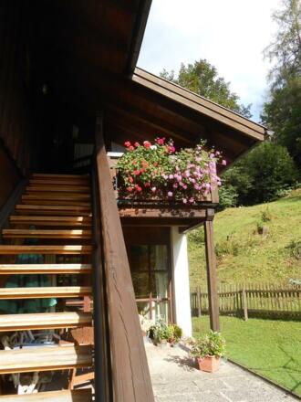 Außentreppe zu den Wohnungen