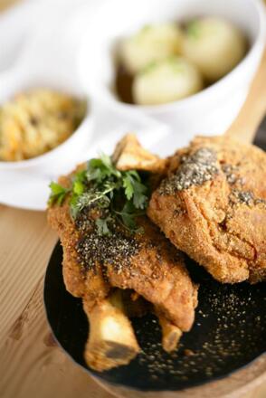 Unser Klassiker Gebackene Pfefferhaxe