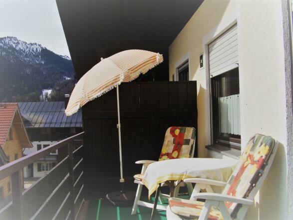 Großer sonniger Balkon