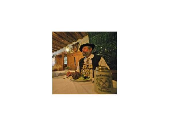 Hans beim Essen in der Alten Post in Oberammergau