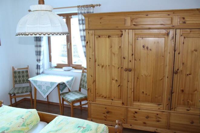 DZ 2 Sitzgelegenheit mit Kasten