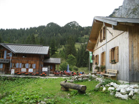 Brunnen an der Tutzinger Hütte