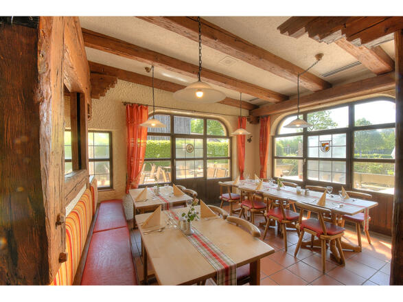 Restaurant „Zum Heurigen“