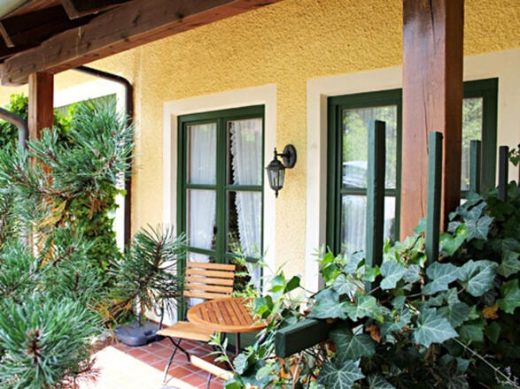 Sitzgruppe und Sonnenliege