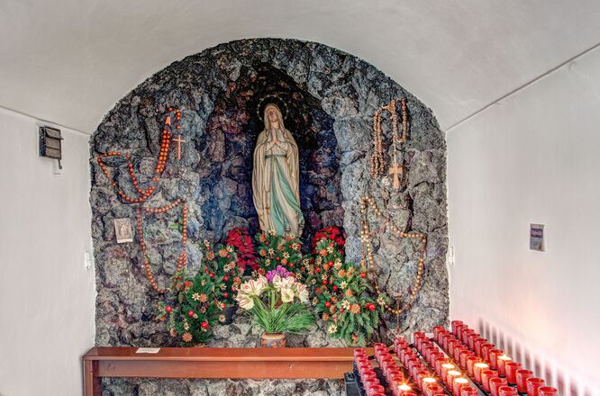Eingangsbereich der Liebfrauenkirche Inzell
