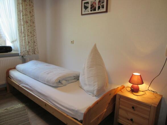 kinderzimmr_einzelbett_vevi