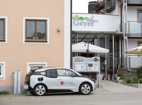e-altmuehltal Elektroautoladestation Pfahldorf am Limes | Landhotel Geyer