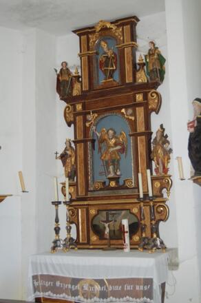 Der Altar in der Sankt Michael Kapelle.