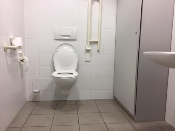 Rolli-WC Ebersberg, Klosterbauhof