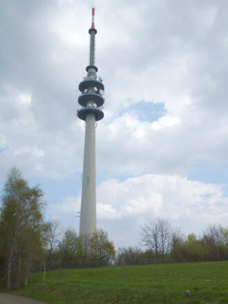 Der Fernsehturm auf dem Hohen Peißenberg.
