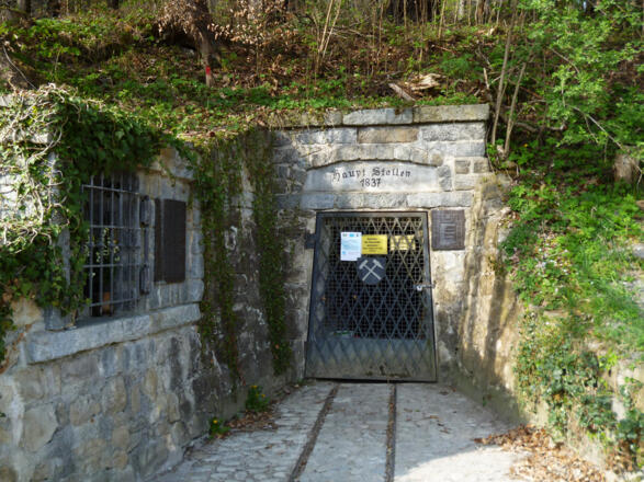 Der Hauptstollen, mit dem der systematische Abbau von Pechkohle am Hohen Peißenberg begann.