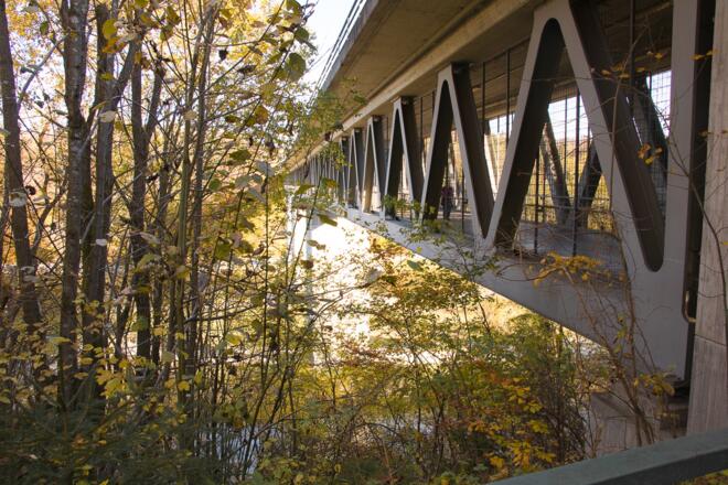 Großhesseloher Brücke Seitenansicht