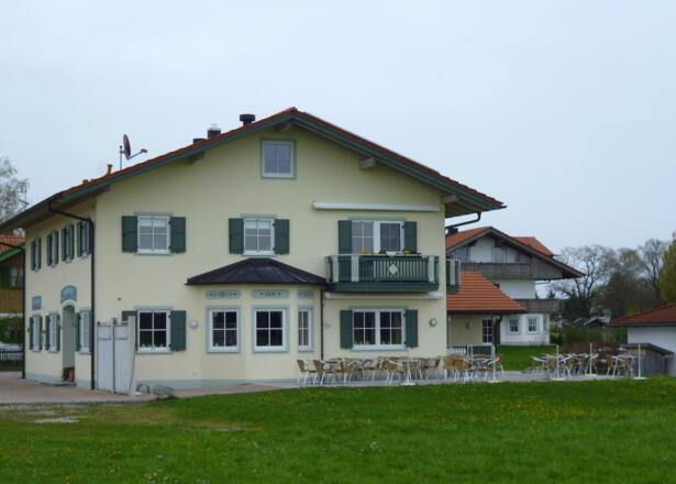 Das Bauern-Café in Tauting mit Sonnenterrasse.