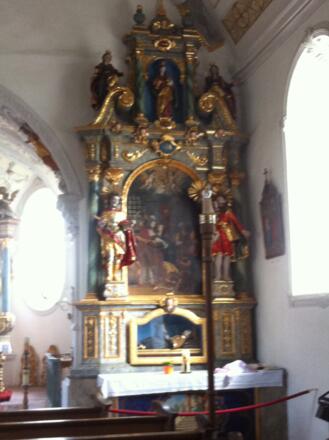 Seitenaltar der Kirche Maria Himmelfahrt