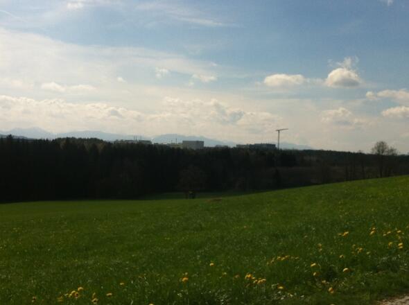 Das Industriegebiet Nonnenwald ragt aus den Penzberger Wälder heraus