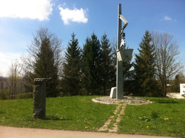 Seilbahn-Denkmal als Erinnerung an den florierenden Bergbau