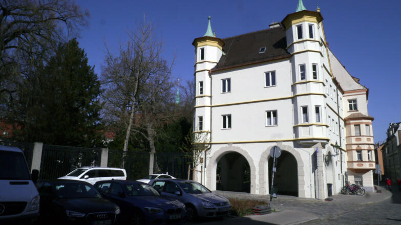 Burggrafenturm mit der Geschäftsstelle der Sektion Augsburg des DAV