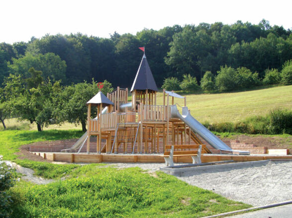 Kletterburg am Maria Stern Platz Dammbach