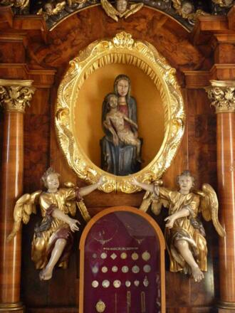 Gnadenbild in der Gnadenkapelle der Wallfahrtskirche