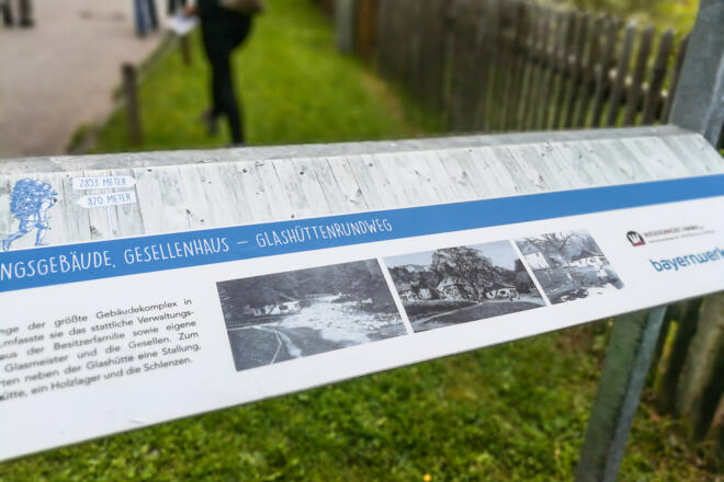 Themenweg - Glashüttenrundweg in Grafenaschau - Informationstafeln am Wegesrand