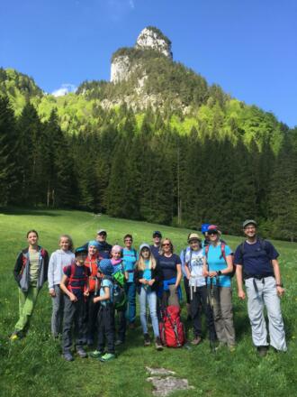 In der Bildmitte ist der Felsklotz des Kofels bereits sichtbar