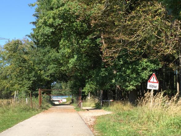 Tor aus dem Wildpark