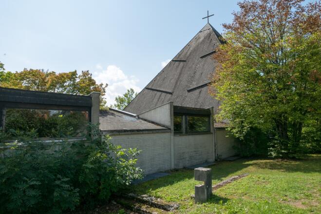 moderner Kirchenbau in Breitbrunn. (Stand 9/18 leider geschlossen)