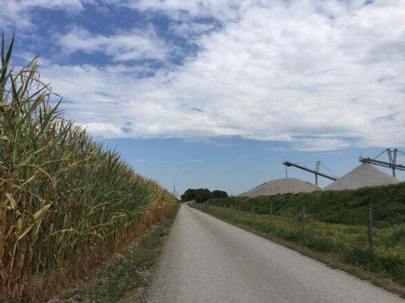 Nach Kieswerk über Autobahn