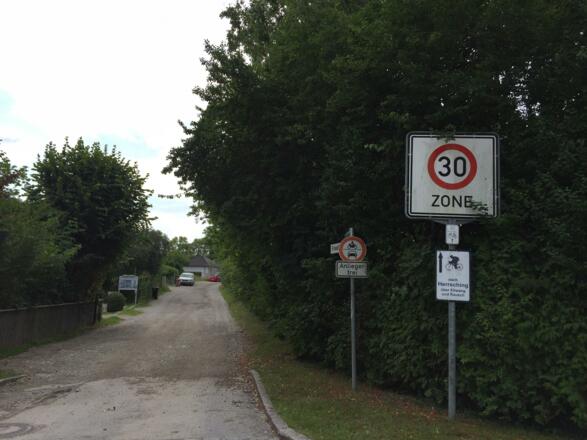 Nach Überquerung der Bundesstraße in Breitbrunn