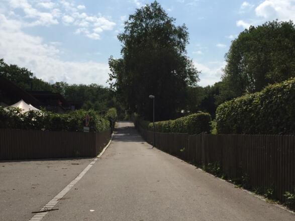 Bergstraße nach Inning steil!