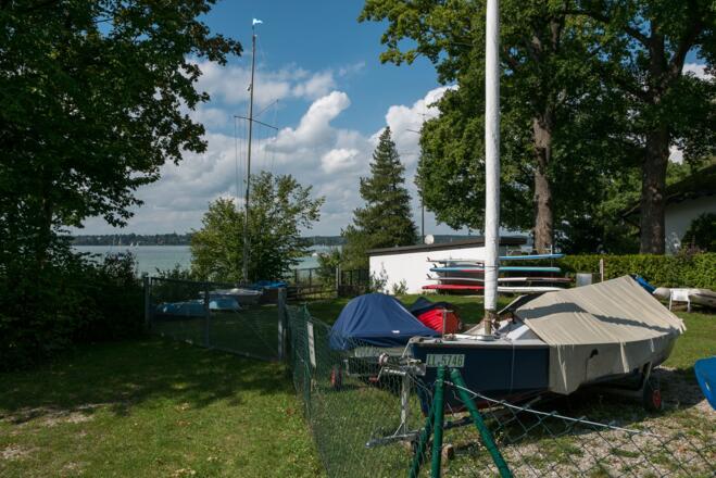 Am Segelclub Buch erreichen wir den See