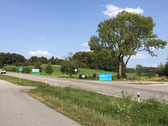 In Delling. Hier rechts abbiegen.