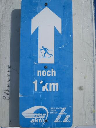 Loipenhinweisschild